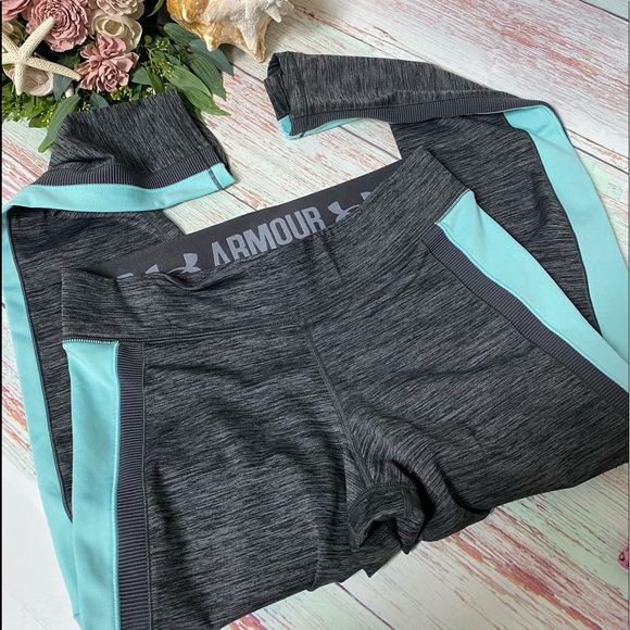 Under Armour Pants - Under Armour Coldgear Compression  Leggings sz Med